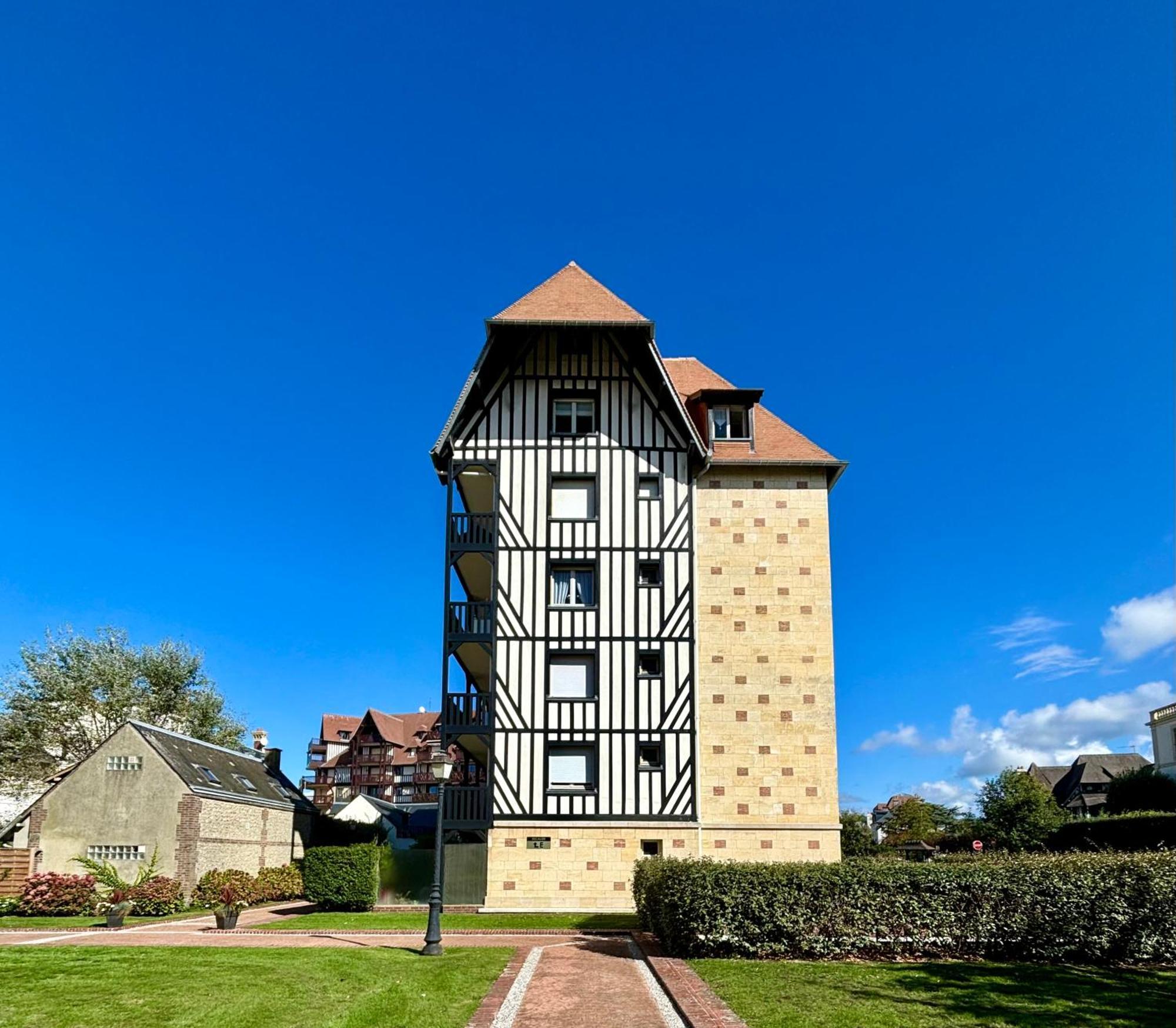 Studio En Rez De Jardin Deauville Centre Et Plage Exteriör bild